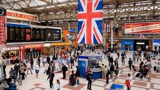 A Walk Through The London Victoria Station London England [upl. by Ehttam]